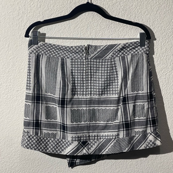 Guess A-Line Skirt 
Style #W72D48R8UC0 - Picture 3 of 7